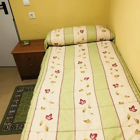 ゲストハウス La Estacion