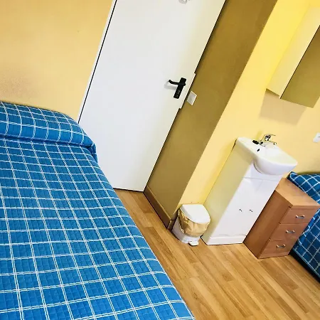 ゲストハウス La Estacion